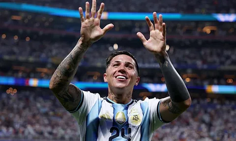 Enzo Fernandez đối diện nghịch lý giữa hai màu áo