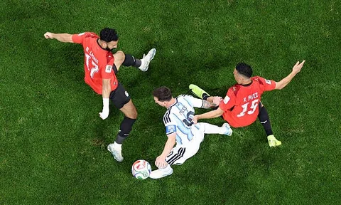 Những lỗ hổng trong chiến thắng của Argentina