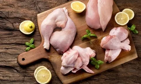 Đâu là phần thịt của gà có nguy cơ cao gây bệnh khi ăn? Phao câu hay nội tạng chỉ xếp cuối cùng