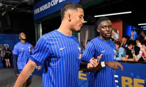 Arsenal dùng Saliba làm "vũ khí bí mật" để săn Manu Kone