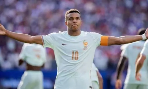 Messi vĩ đại, nhưng Mbappe mới là 'Quý ông World Cup'