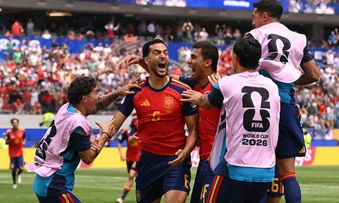 Sai lầm của Senne Lammens đưa Tây Ban Nha vào bán kết World Cup