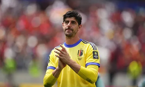 Courtois hé lộ lý do phải rời sân ở trận thua Tây Ban Nha
