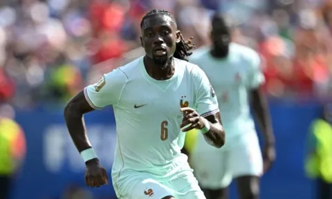 Man Utd đặt cược vào Manu Kone để nâng tầm hàng tiền vệ