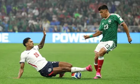 Tuchel phẫn nộ với FIFA vụ án phạt của Quansah