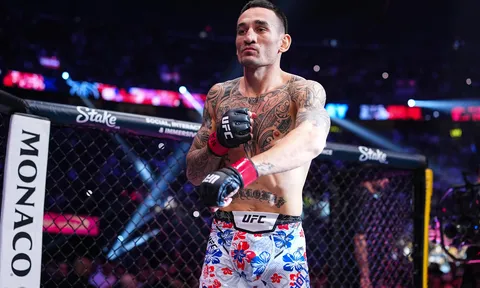 Conor McGregor cười khẩy trước ý định đánh trận trilogy của Max Holloway tại UFC 329
