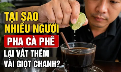 Tại sao nhiều người pha cà phê lại vắt thêm vài giọt chanh?