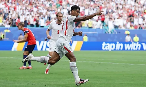 Bellingham lập cú đúp, Anh ngược dòng trước Na Uy để vào bán kết World Cup
