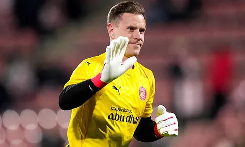 Barca khiến Ajax ngạc nhiên vì trì hoãn vụ Ter Stegen