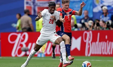 Ibra chê tuyển Anh chấp người khi dùng Madueke