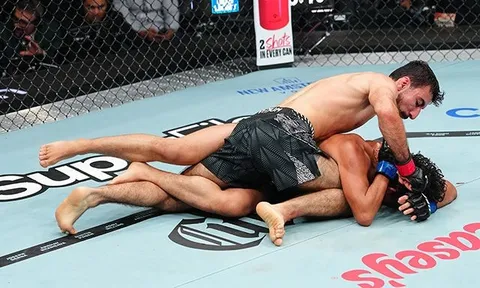 Farid Basharat tiết lộ việc nén đau thi đấu với chấn thương đứt dây chằng tại UFC 329