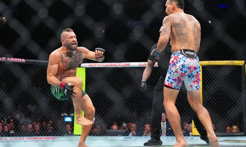 Bi kịch tại UFC 329: Conor McGregor chấn thương gối, Max Holloway giành chiến thắng chỉ sau 69 giây