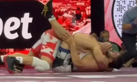 Đòn khóa pinfall định mệnh: Kyle Snyder phục hận 'Xe tăng Nga' Abdulrashid Sadulaev tại RAF Georgia