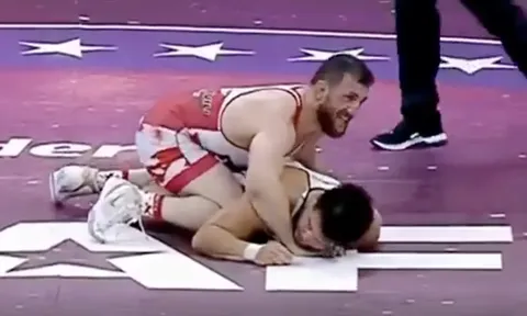 Cuộc lội ngược dòng không tưởng: Merab Dvalishvili quật ngã nhà vô địch Olympic Henry Cejudo tại RAF Georgia