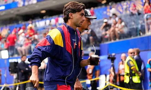 Romano xác nhận PSG mở đàm phán mua Ferran Torres