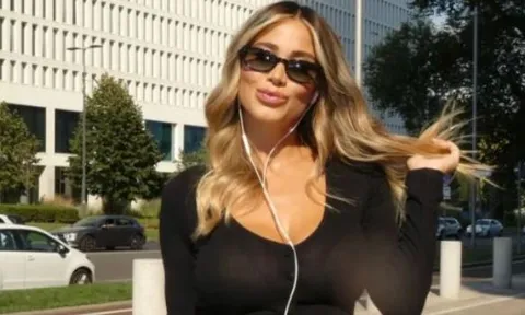 MC World Cup Diletta Leotta gây sốt với vóc dáng thon gọn