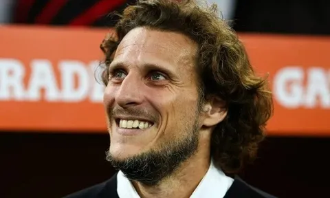Uruguay nhắm Diego Forlan sau cú sốc World Cup