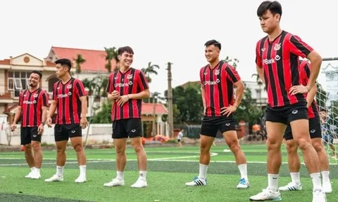 Các đội bóng V.League chạy đua với thời gian trước mùa giải mới