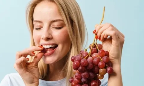 5 thực phẩm giàu chất chống oxy hóa giúp bảo vệ collagen và hạn chế lão hóa da từ bên trong