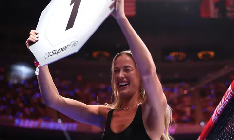 Cơ duyên đưa ngôi sao bóng rổ Sophie Cunningham trở thành ring girl tại UFC 329