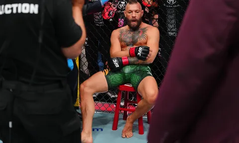 Dana White cập nhật chấn thương của Conor McGregor sau thảm họa tại UFC 329: Từ chối dùng nạng