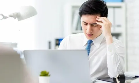 Nam thanh niên có dấu hiệu đột quỵ vẫn đi làm, bác sĩ đề nghị vào viện gấp lại xin về để báo cáo cơ quan