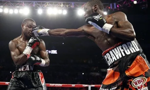 Terence Crawford châm biếm chấn thương của Conor McGregor tại UFC 329