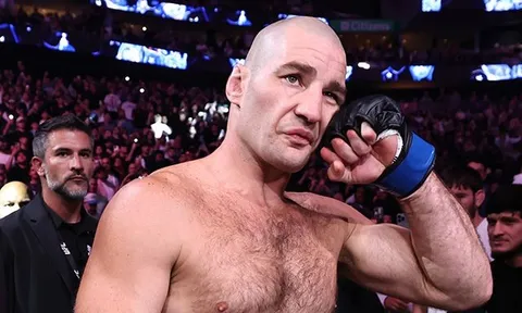 Cú sốc tại UFC 329: Chấn thương của Conor McGregor và thuyết âm mưu về steroid từ Sean Strickland
