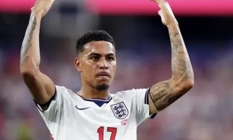 Villa lo ngại Arsenal chèo kéo Rogers
