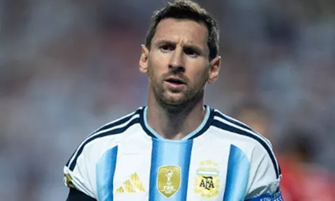 Rooney chỉ ra điểm yếu của Lionel Messi