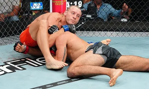 Lời nhắn gửi duy nhất của Benoit St. Denis sau cú sốc 52 giây trước Paddy Pimblett