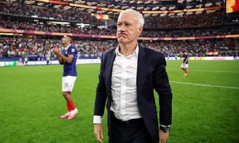 Deschamps rời tuyển Pháp cùng triết lý tự do bất hủ