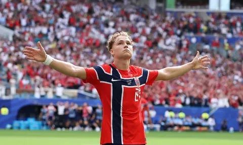 Andreas Schjelderup lọt tầm ngắm nhiều ông lớn Ngoại hạng Anh