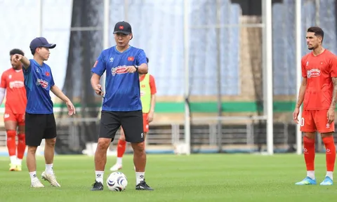 Ván cờ giấu bài đầy thận trọng của ông Kim Sang-sik