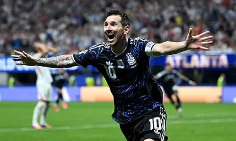 Messi ghi 2 kiến tạo, Argentina ngược dòng trước Anh để vào chung kết World Cup