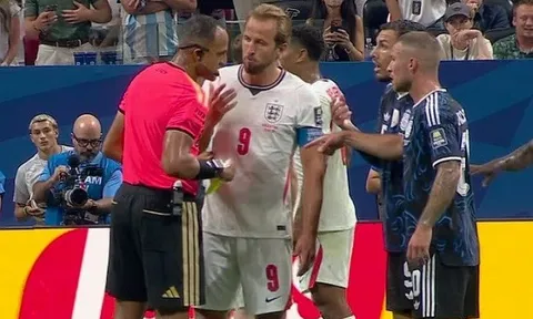 Paredes đòi đuổi Harry Kane bằng luật mới của FIFA