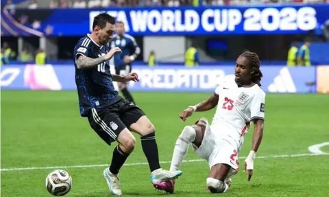 CĐV Anh tố VAR thiên vị Messi ở bán kết