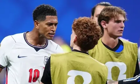 Vì sao Bellingham tát cầu thủ Argentina?