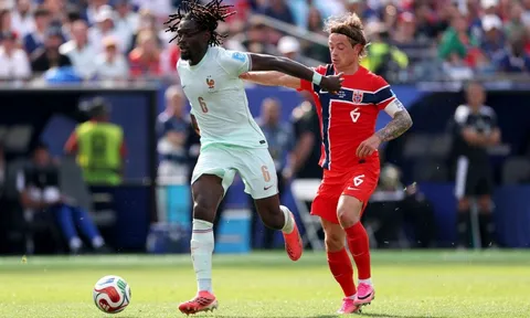 MU chưa gửi đề xuất cho Roma vụ Manu Kone