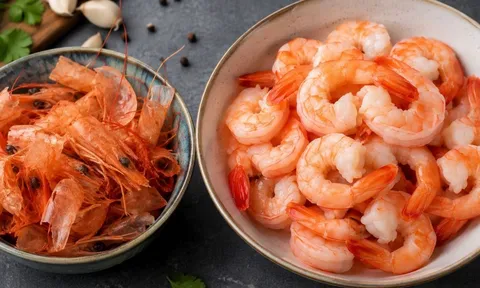 Thịt tôm hay vỏ tôm giàu canxi hơn? Câu trả lời có thể khiến nhiều người bất ngờ