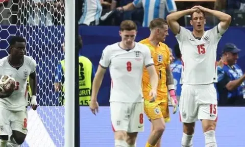 Ibrahimovic khuyên tuyển Anh "nhìn lại vào gương"