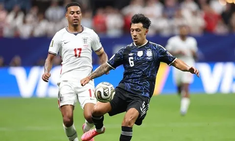 Martinez sung mãn tại World Cup là món quà vô giá cho MU
