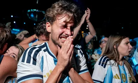 Nốt trầm của người Anh giữa khúc ca khải hoàn Argentina
