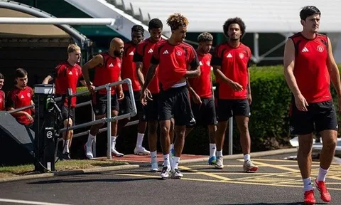 Soi trận Man United vs Wrexham: Michael Carrick trình làng Andrey Santos