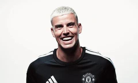 Man Utd chính thức chiêu mộ thủ môn Karl Darlow
