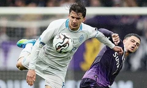 HLV Club Brugge hé lộ thỏa thuận giữa Arsenal và Tzolis