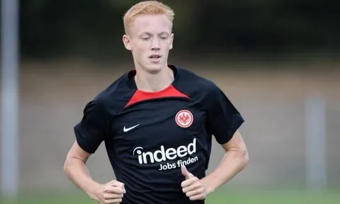 Frankfurt đòi MU 43 triệu bảng cho Hugo Larsson