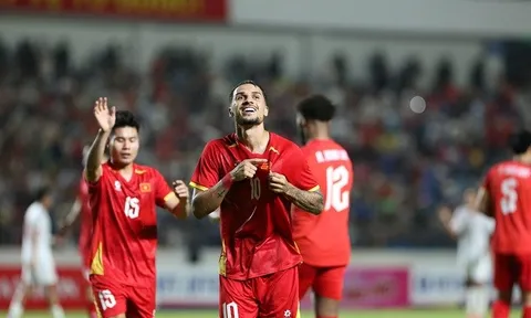 Hoàng Hên ghi bàn đầu tiên trong ngày Việt Nam đại thắng