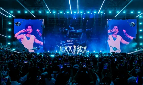 FAN MEETING ĐẦU TAY GÂY CHOÁNG NGỢP, UPRIZE BẤT NGỜ CÔNG BỐ CONCERT MIỀN BẮC 2026