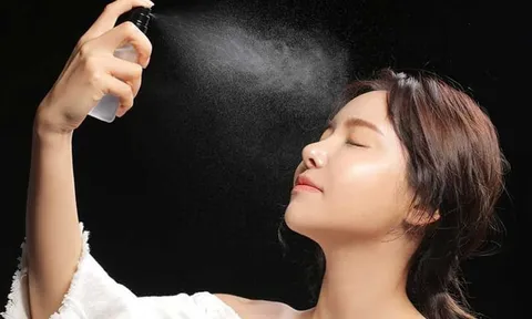 Xịt khoáng mỗi ngày nhưng da vẫn khô? Nguyên nhân có thể nằm ở cách sử dụng
